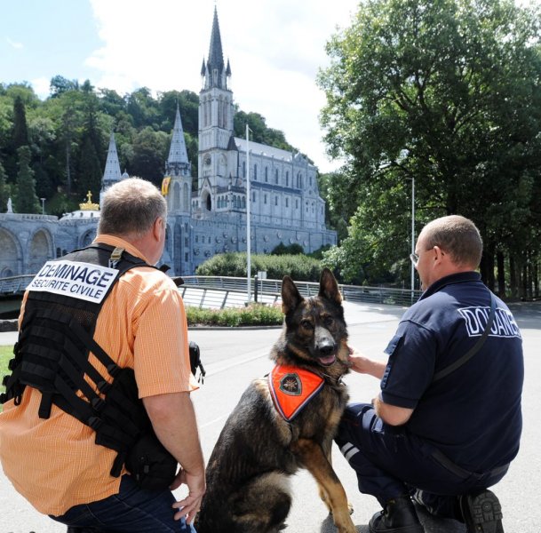 Lourdes. Hocco renifle les explosifs!